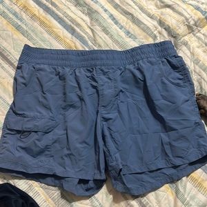 Columbia shorts size Large